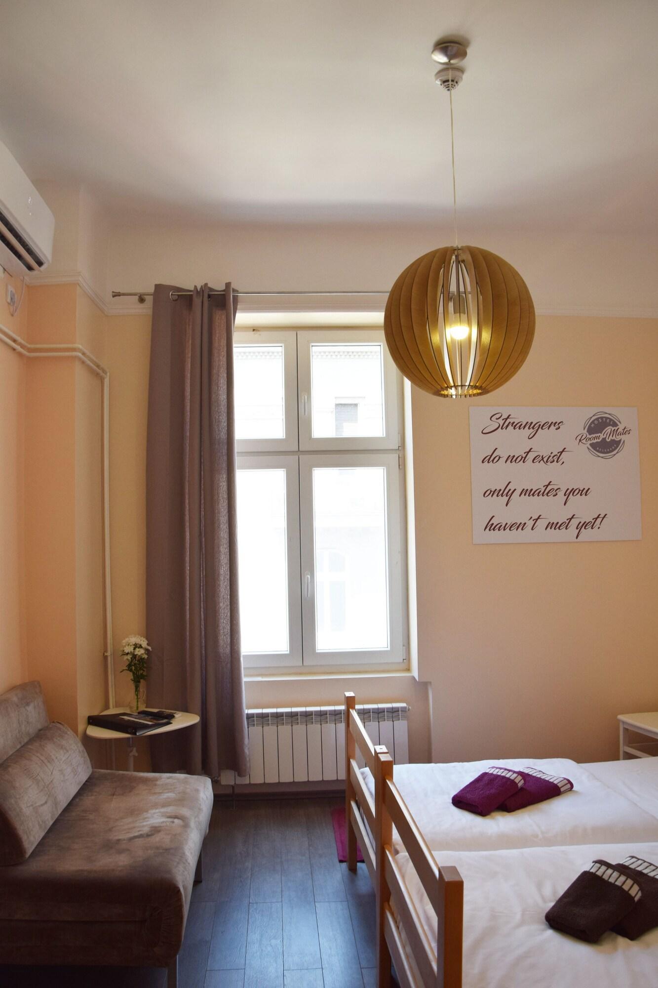 Roommates Hostel Belgrad Exteriör bild