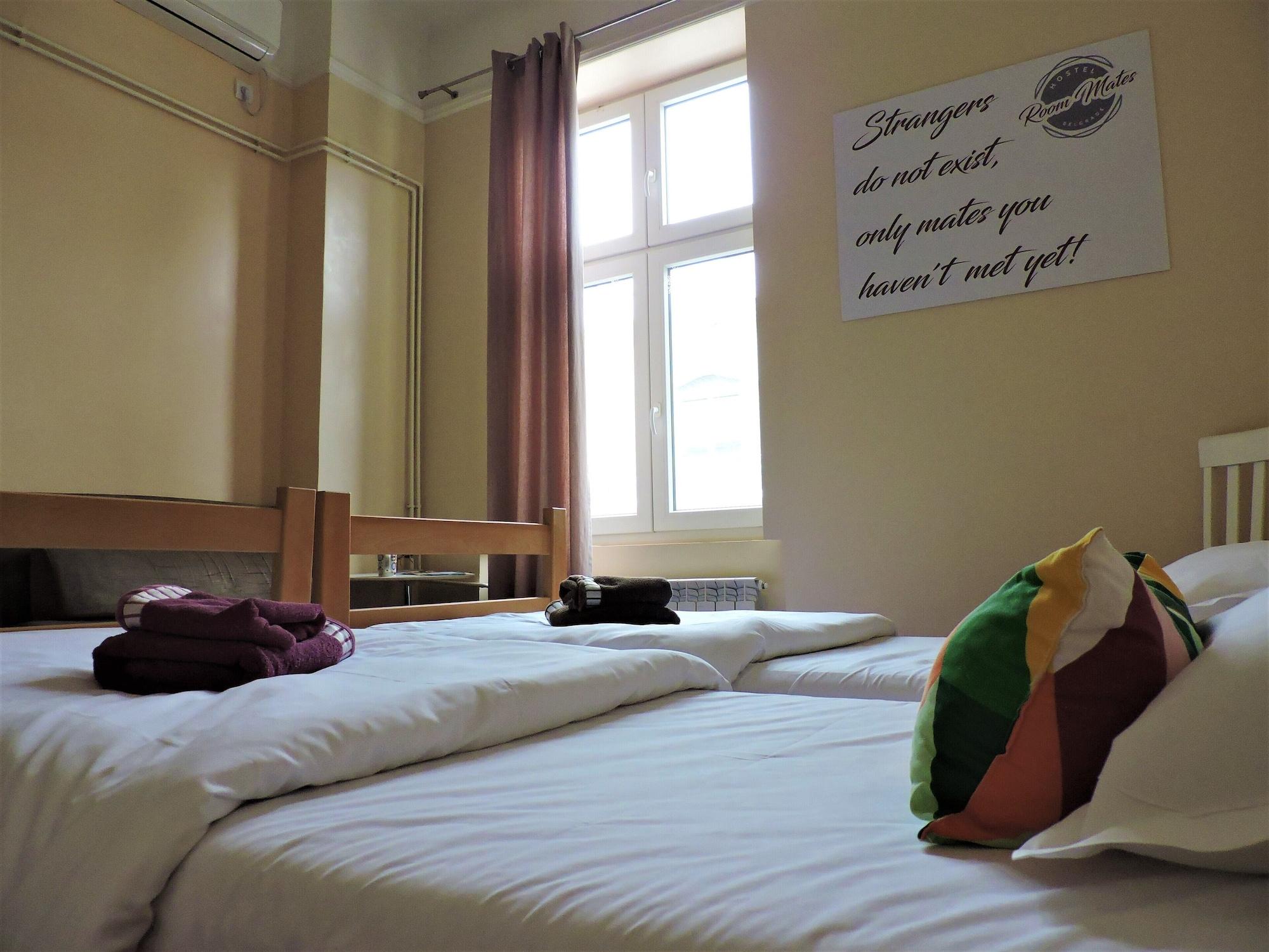 Roommates Hostel Belgrad Exteriör bild
